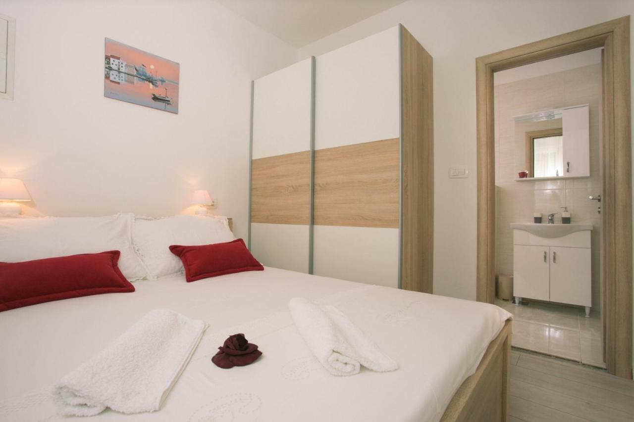Apartments Kampanel Kaštela Екстериор снимка